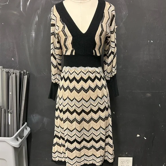 white christmas dresses Black and Cream Preppy Long Sleeve Sweater Dress